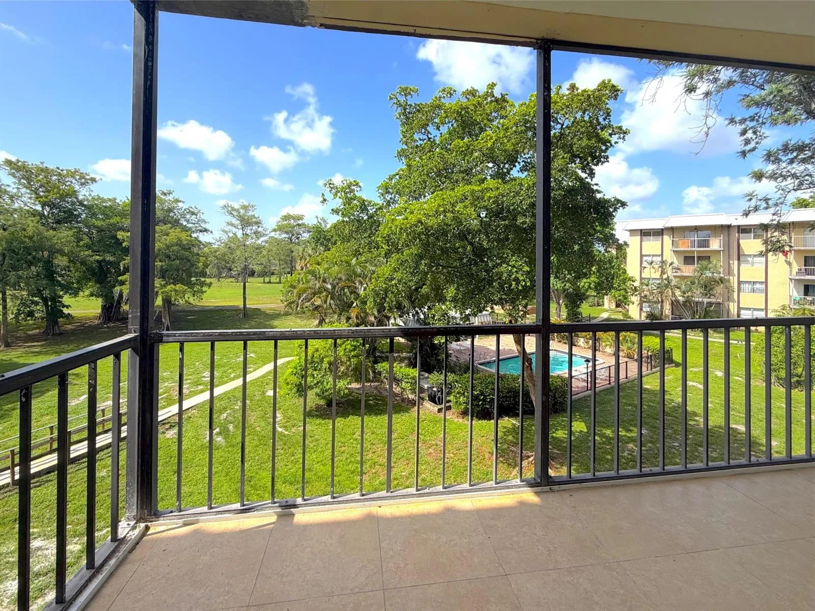 6301 N Falls Cir Drive # 303, Lauderhill FL 33319