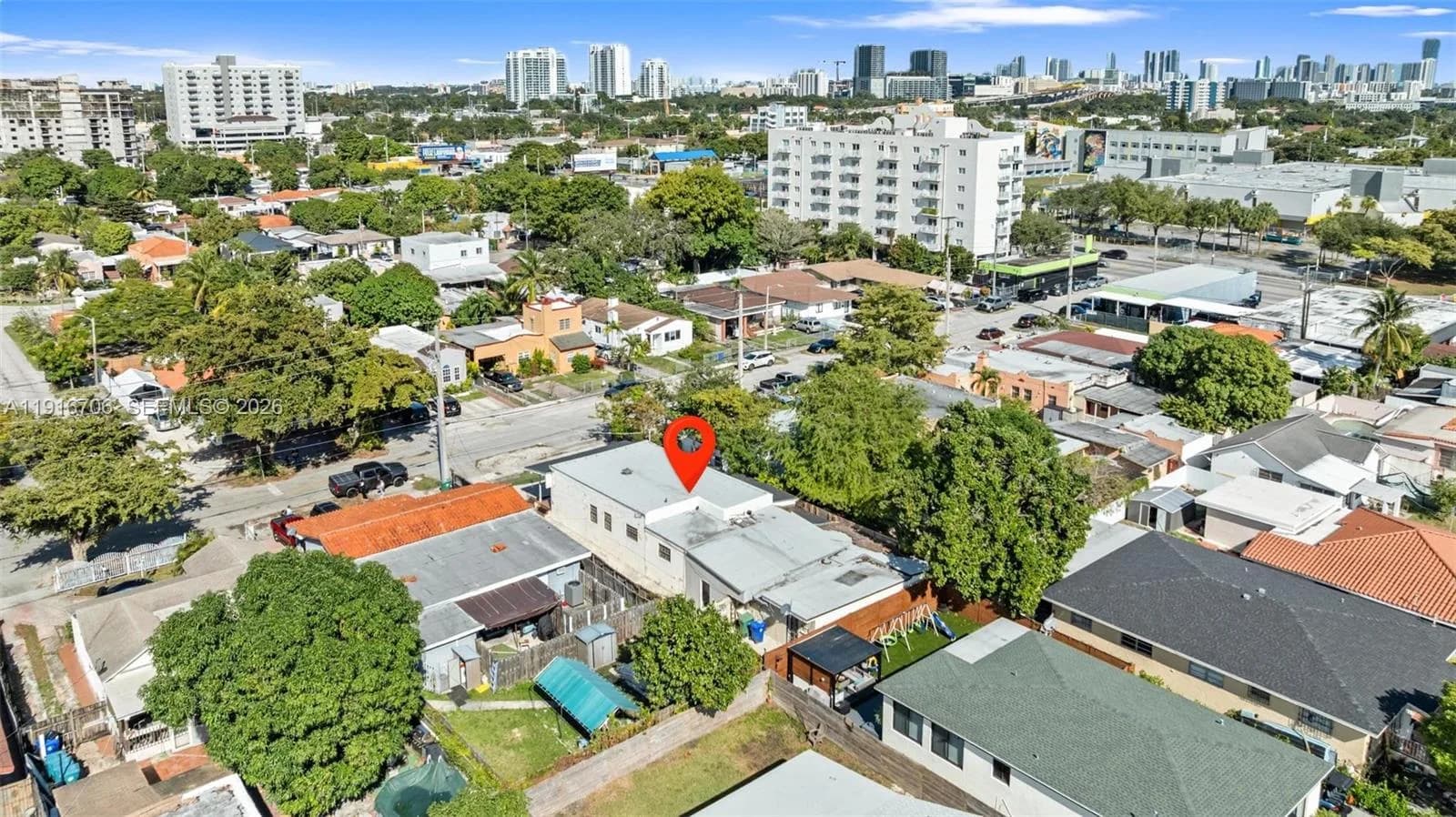 2262 NW 4th St, Miami, FL 33125