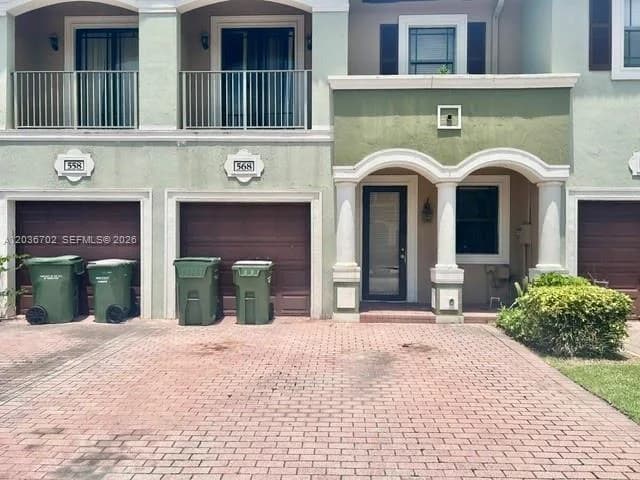 568 NE 35th Ave, Homestead, FL 33033