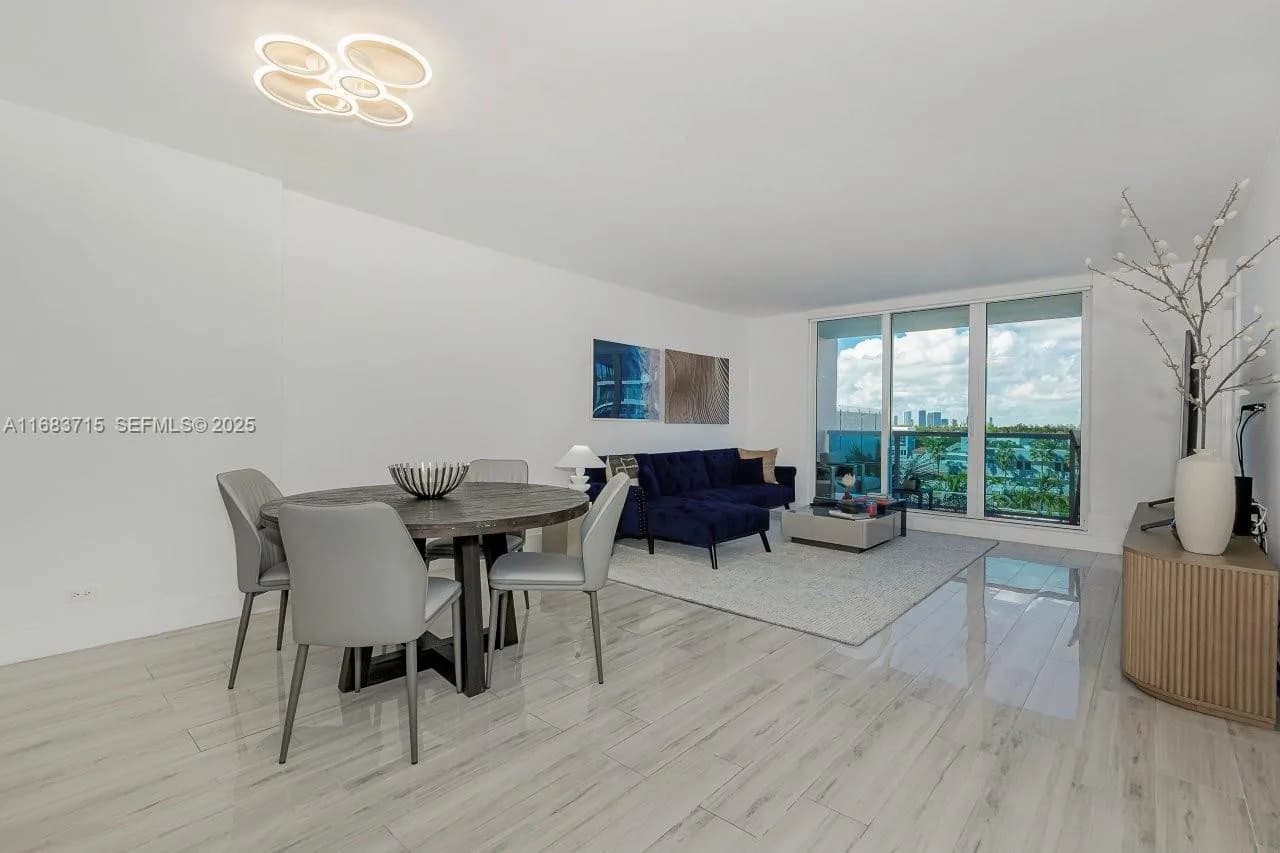 2301 Collins Ave # 534, Miami Beach FL 33139