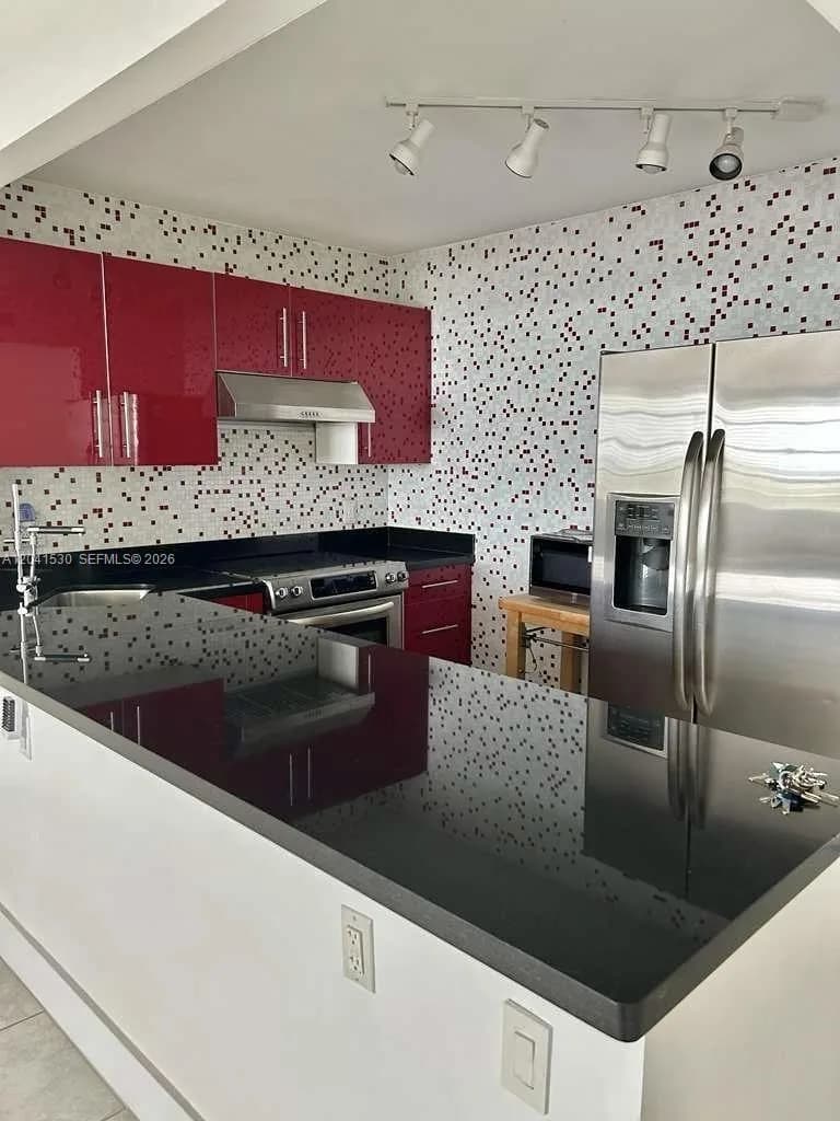 2016 Bay Dr # 602, Miami Beach FL 33141
