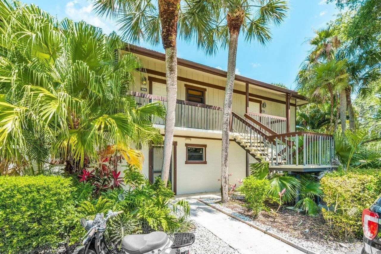 13334 Polo Club Road # 206, Wellington FL 33414