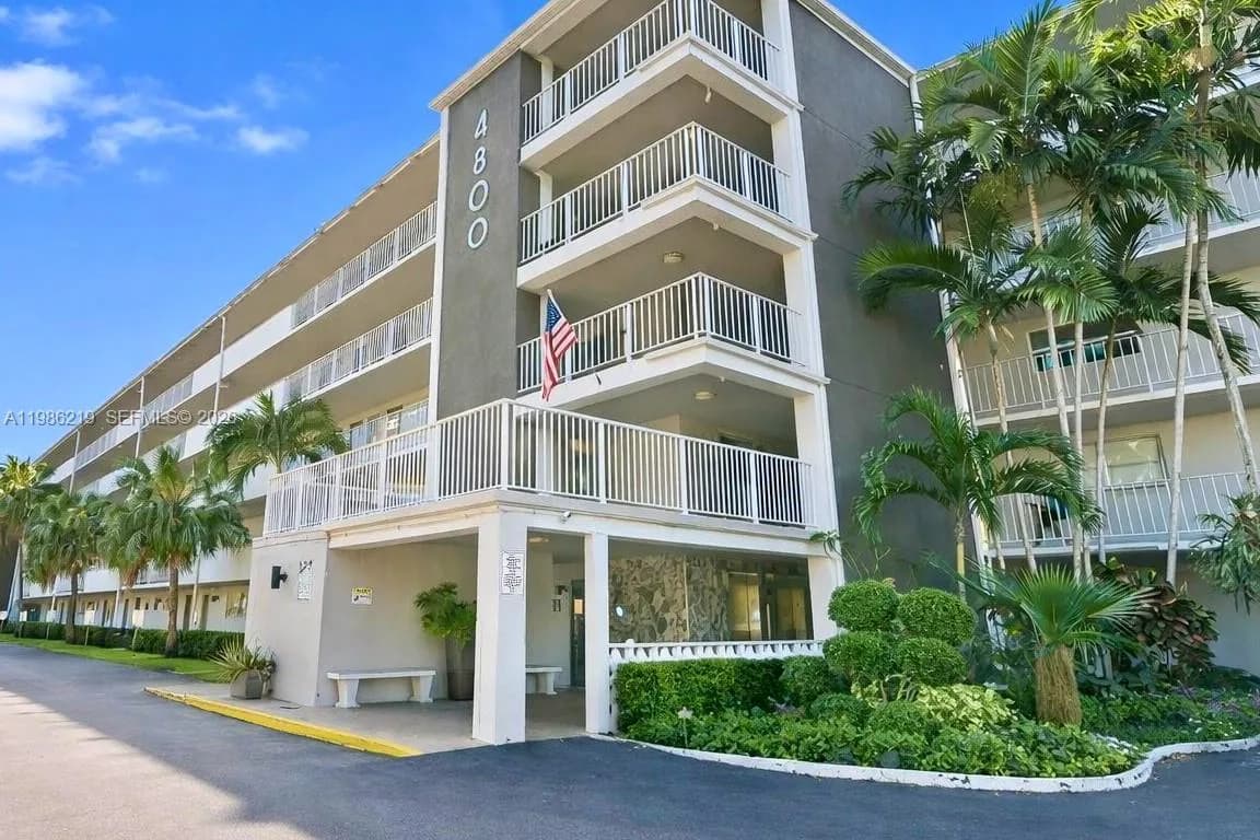 4800 Hillcrest Ln # 408, Hollywood, FL 33021