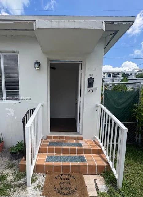 2052 SW 7th St # 4, Miami, FL 33135
