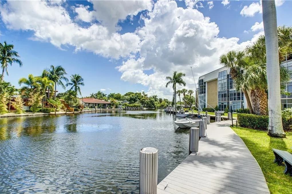 2990 NE 16th Avenue # 301, Oakland Park, FL 33334