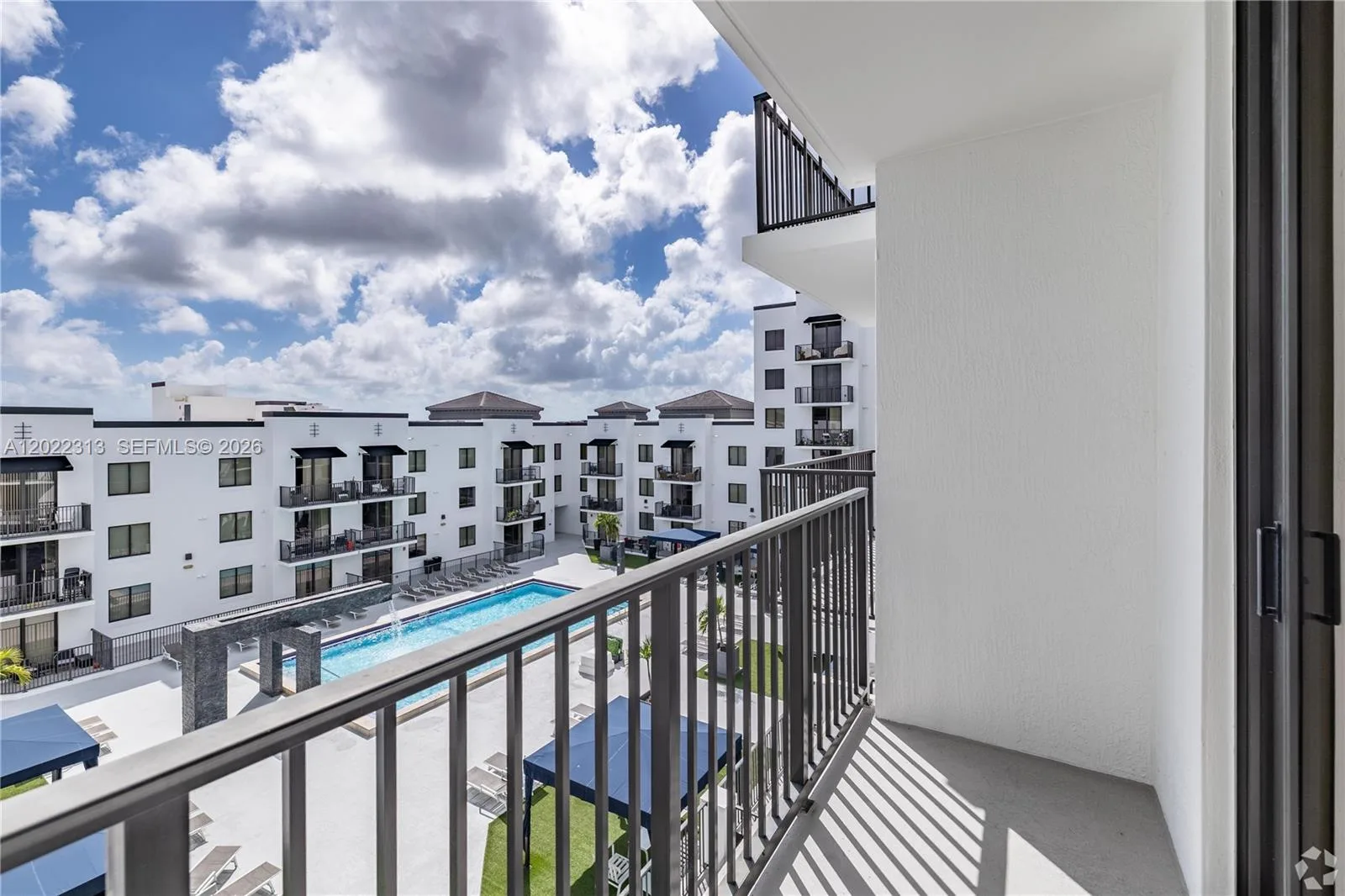 2001 Ludlam # 414, West Miami FL 33147