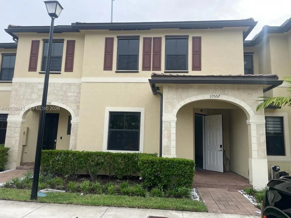 10557 W 32nd Ln, Hialeah FL 33018