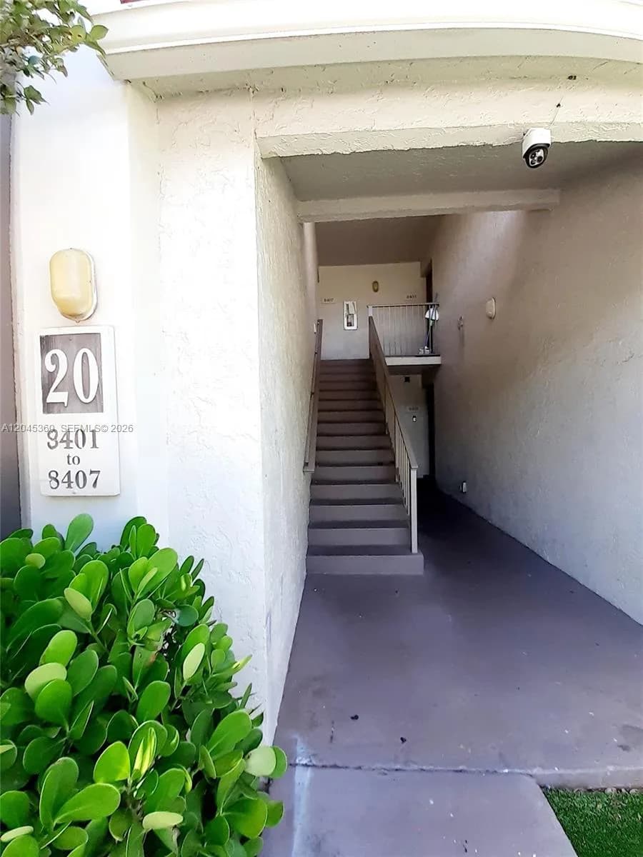 8407 Coral Lake Mnr # 8407, Coral Springs FL 33065