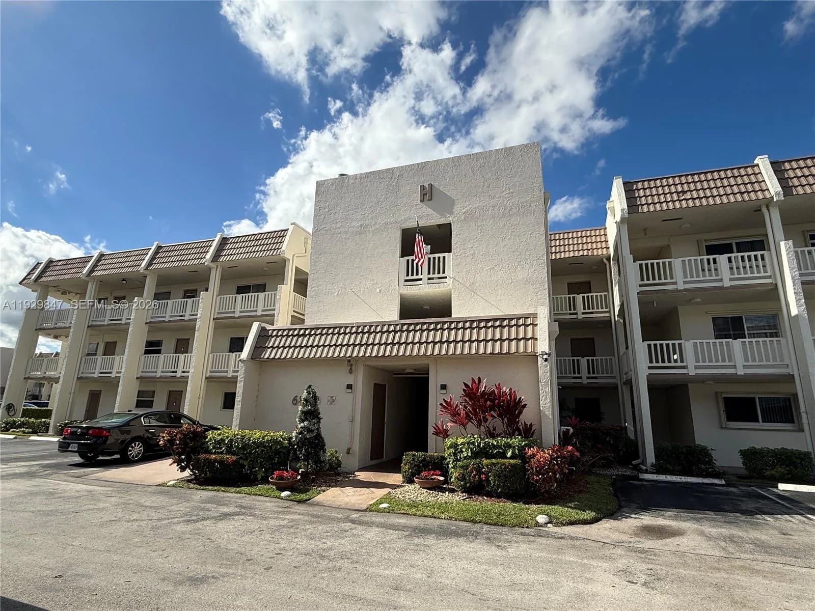 6890 Royal Palm Blvd # 208H, Margate FL 33063