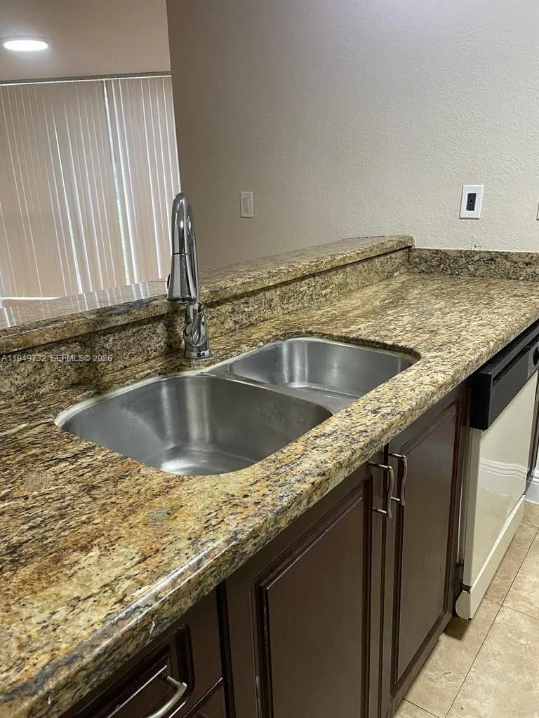 7075 NW 186th St # C505, Hialeah, FL 33015