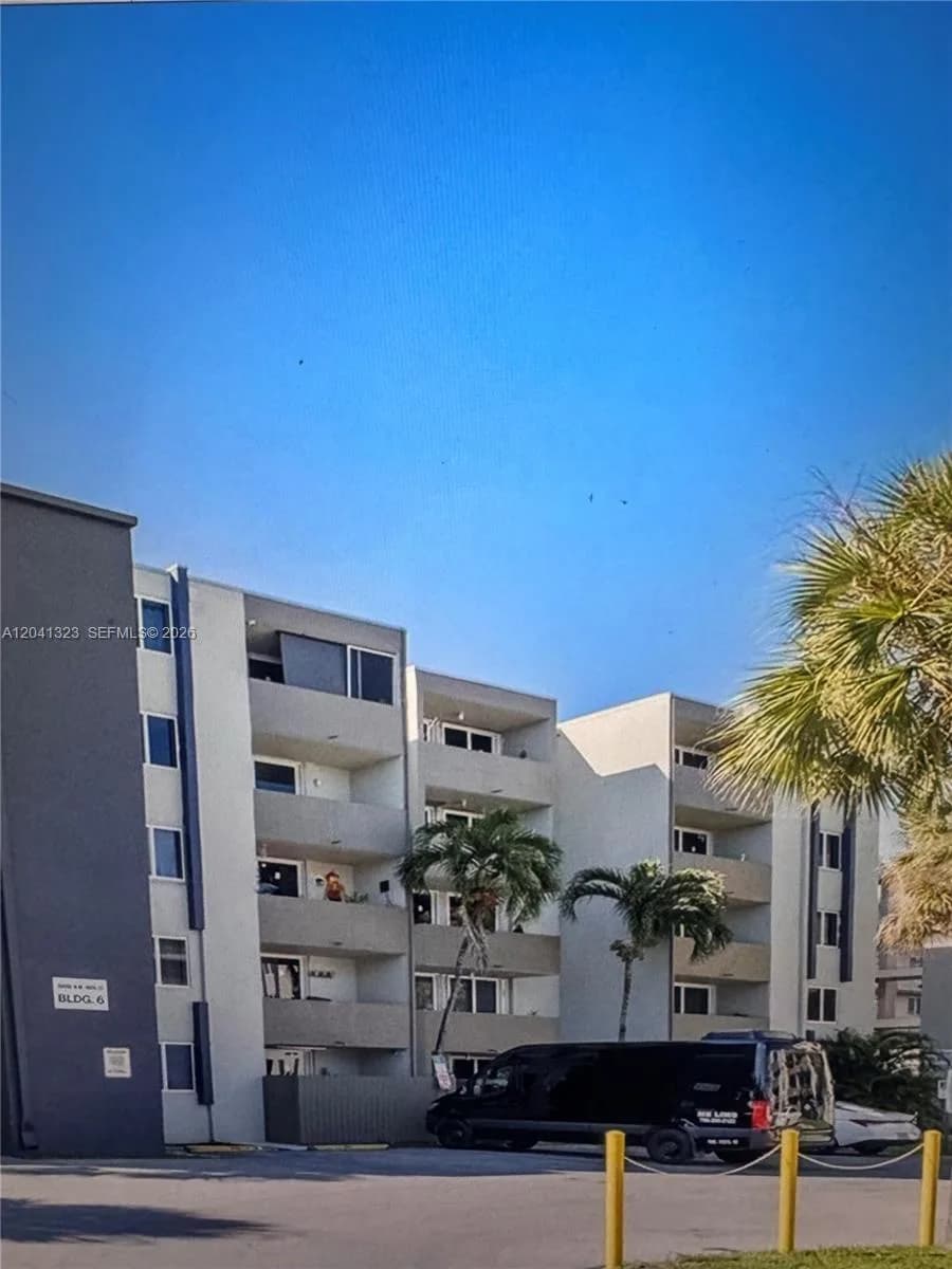 10090 NW 80th Ct # 1241, Hialeah Gardens FL 33016