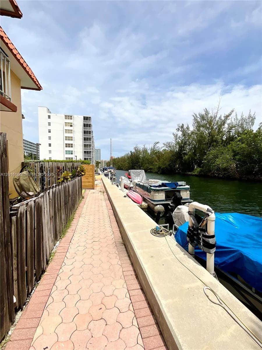 3522 NE 166th St # 7, North Miami Beach FL 33160