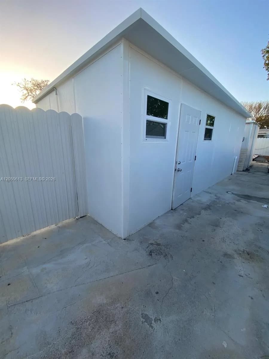3501 NW 182nd St # 1, Miami Gardens FL 33056