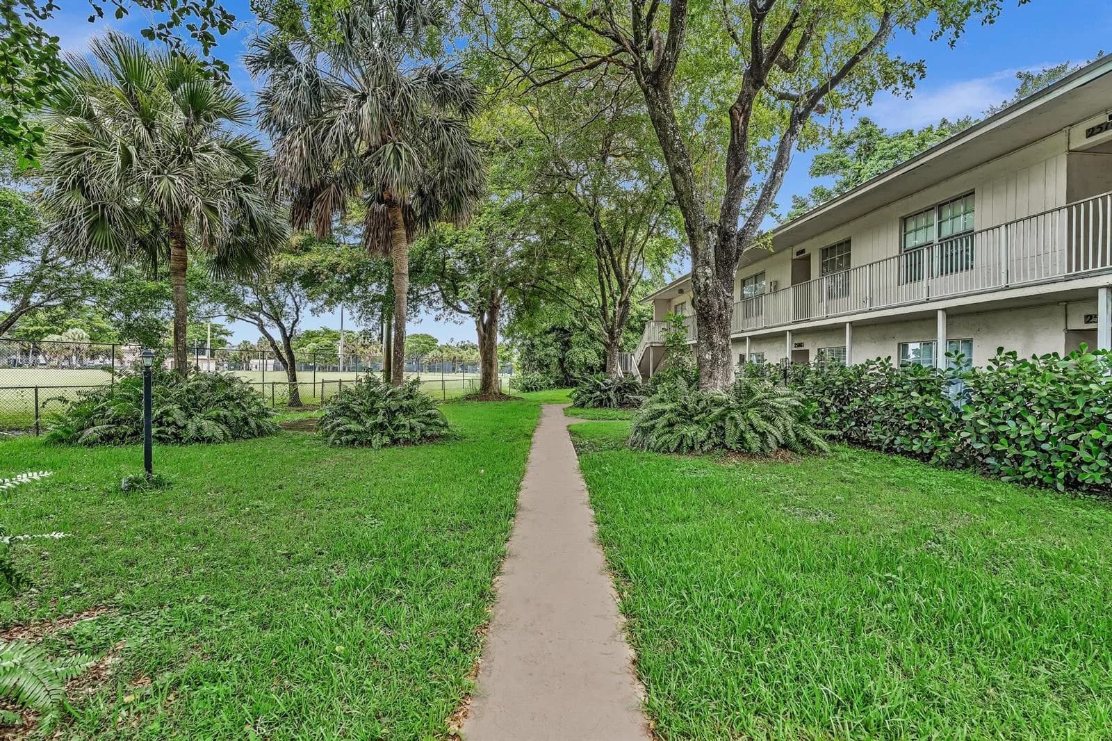 2510 Riverside Drive # 2510, Coral Springs FL 33065