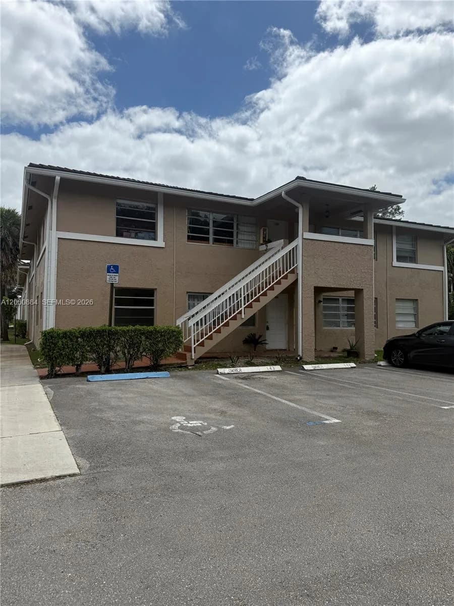 10228 Twin Lakes Dr # 16-E, Coral Springs FL 33071