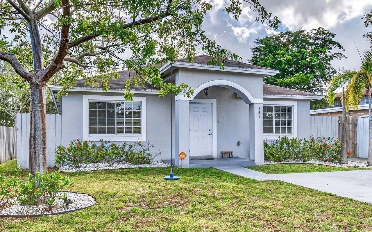 348 NW 40th Court, Oakland Park FL 33309