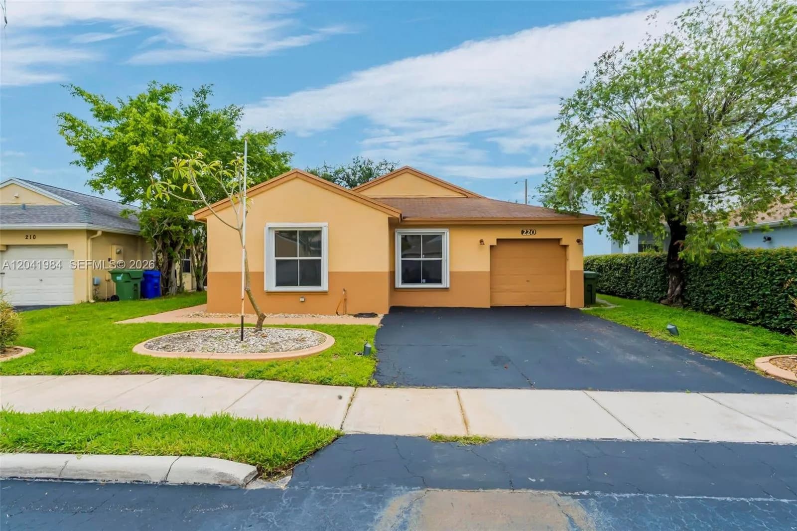 220 NW 207th Way, Pembroke Pines, FL 33029