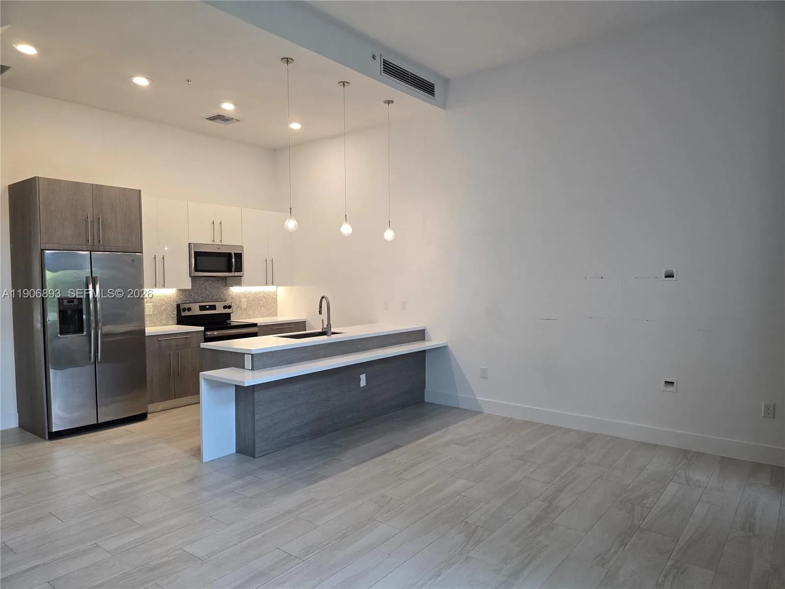 4500 NW 8th Pl, Plantation FL 33317
