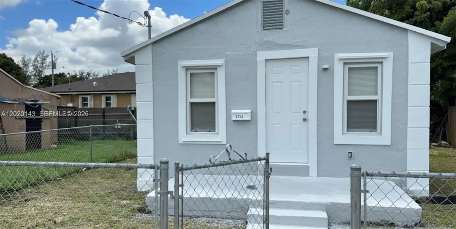 2103 NW 57th St, Miami FL 33142