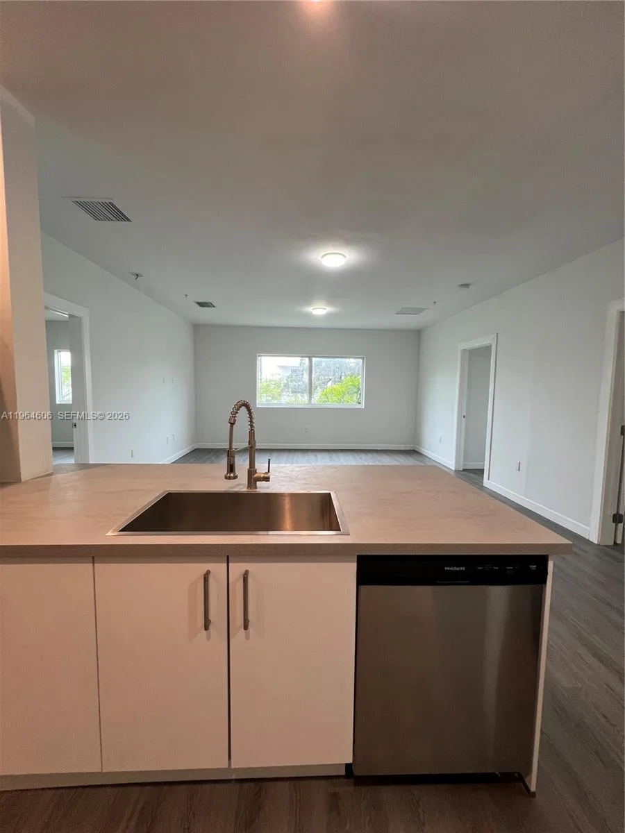 2311 NW 22nd Ave # 405, Miami, FL 33142