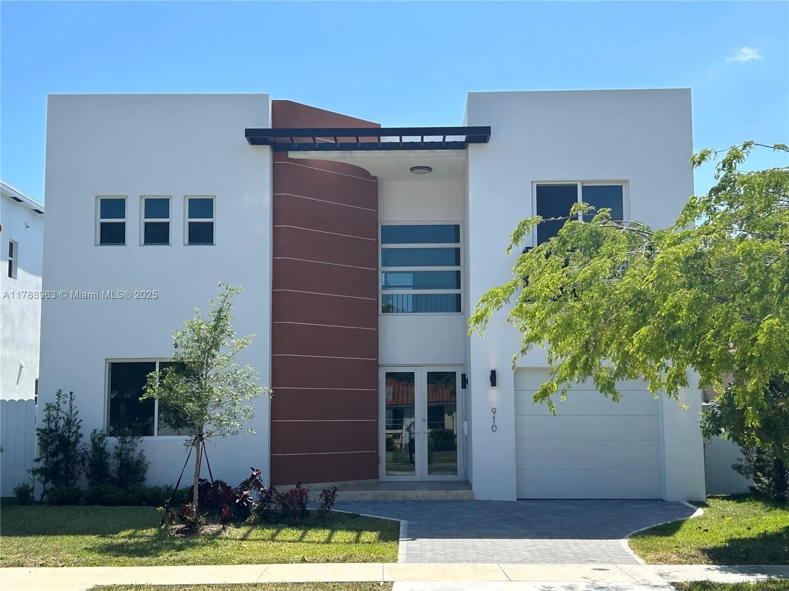 910 SW 24th Rd, Miami FL 33129