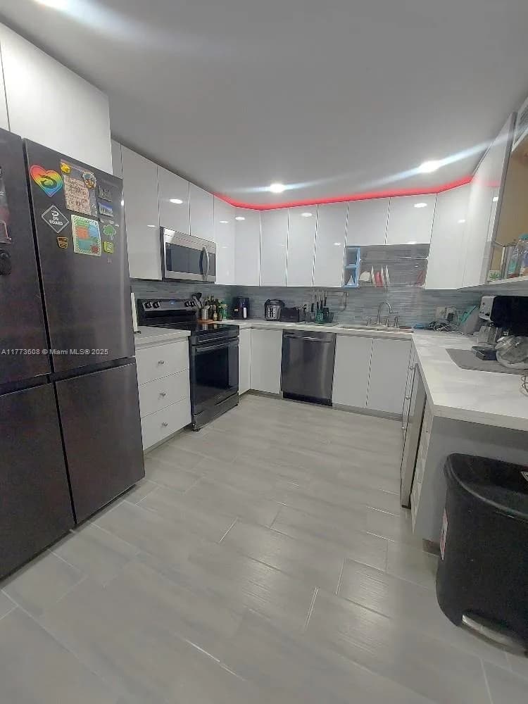 16300 Golf Club Rd # Apt 317, Weston FL 33326