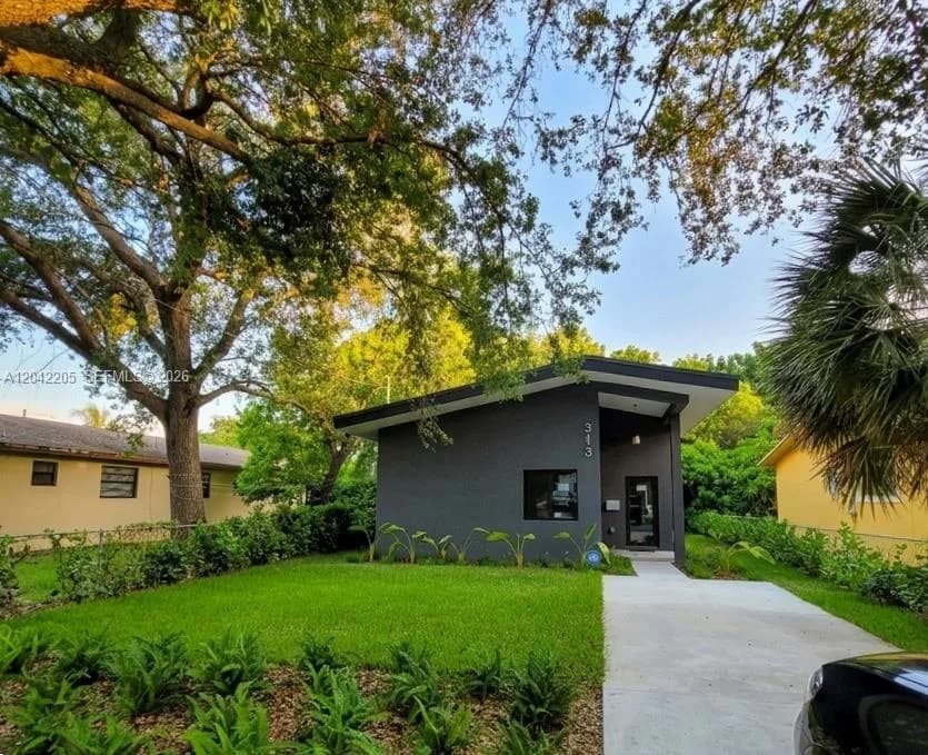 313 NE 169th St, North Miami Beach FL 33162