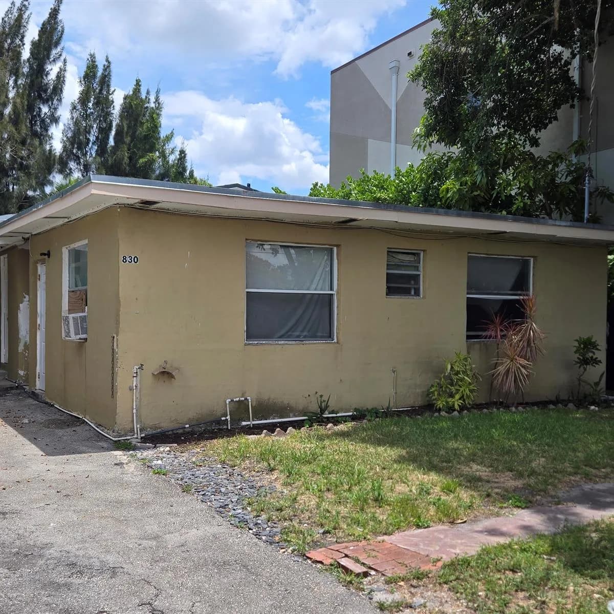 830 SW 14th Street # 2, Pompano Beach, FL 33060