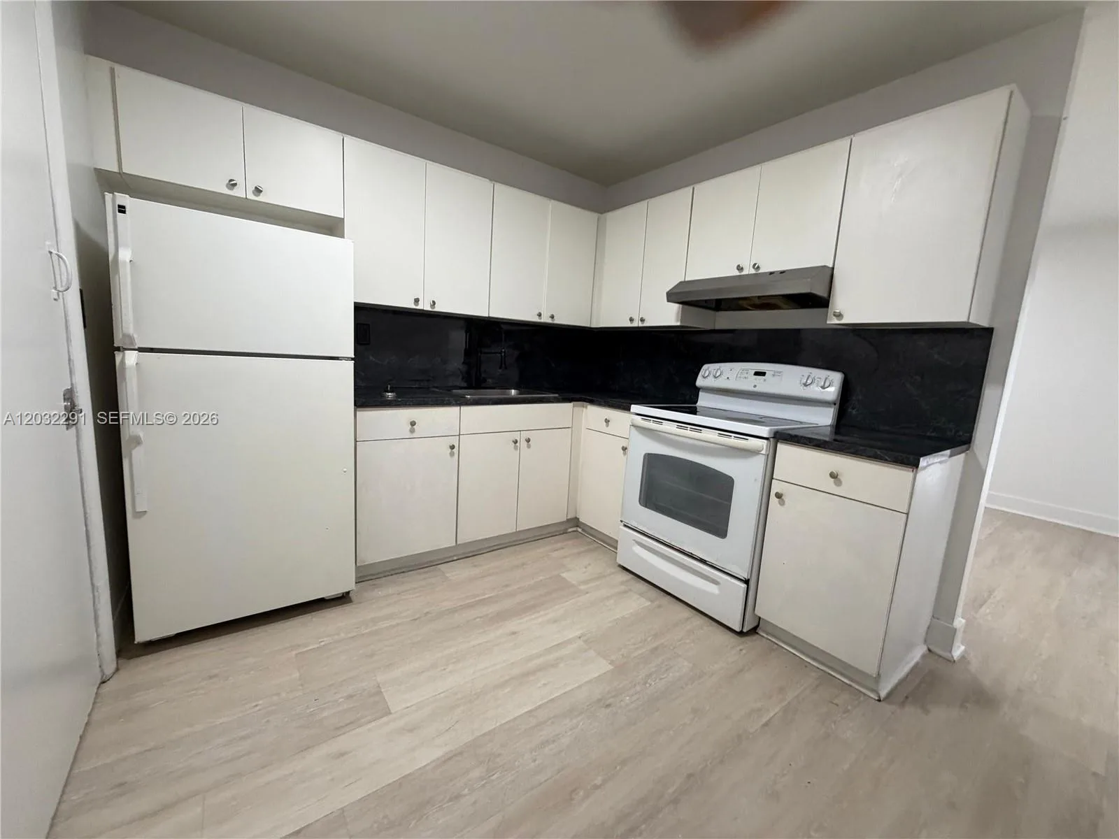 12215 W Dixie Hwy # 206, North Miami, FL 33161