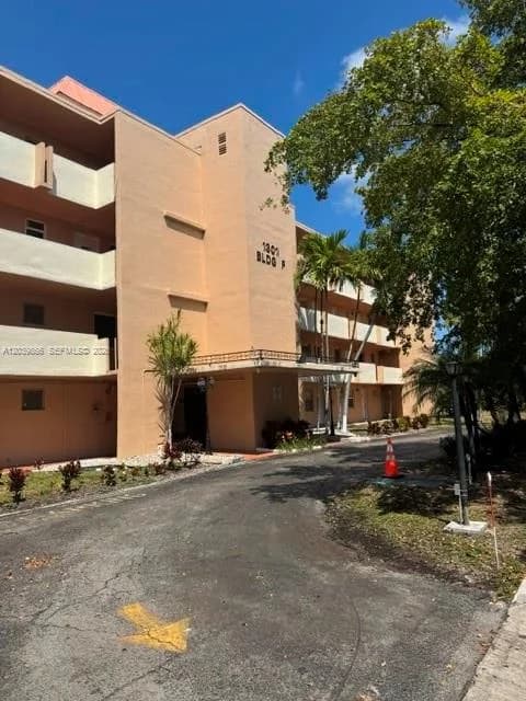 1301 NE 191st St # F403, Miami, FL 33179
