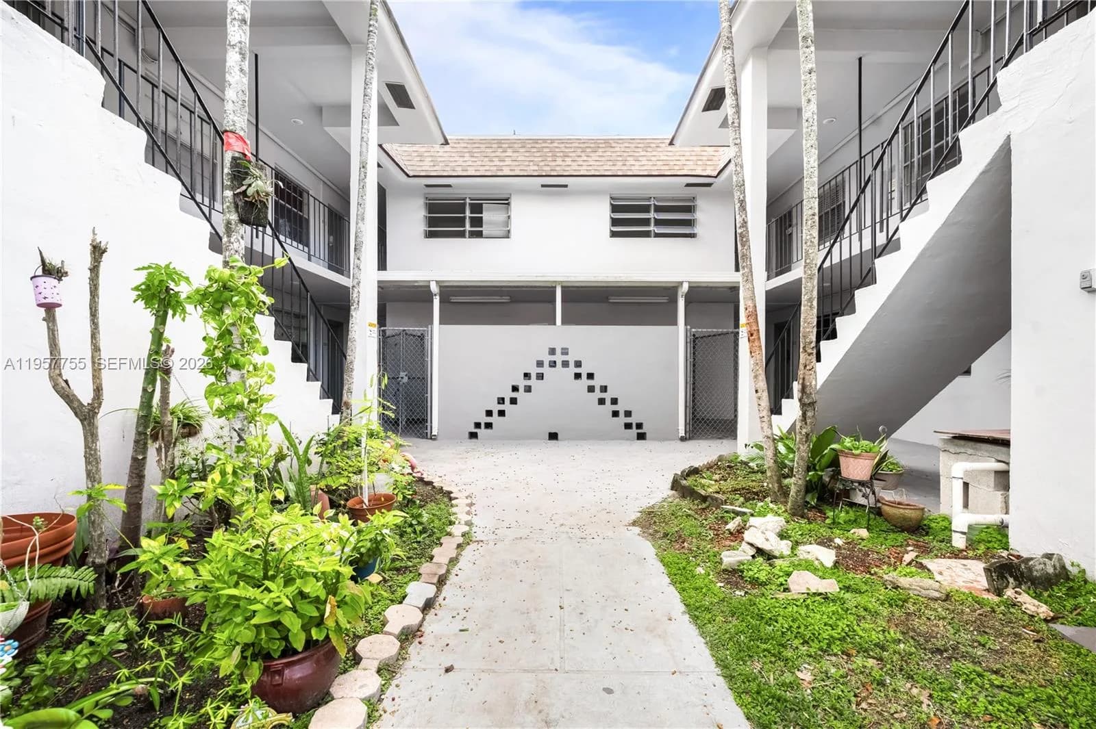 10375-35-55 SW 40th St # 0, Miami, FL 33165