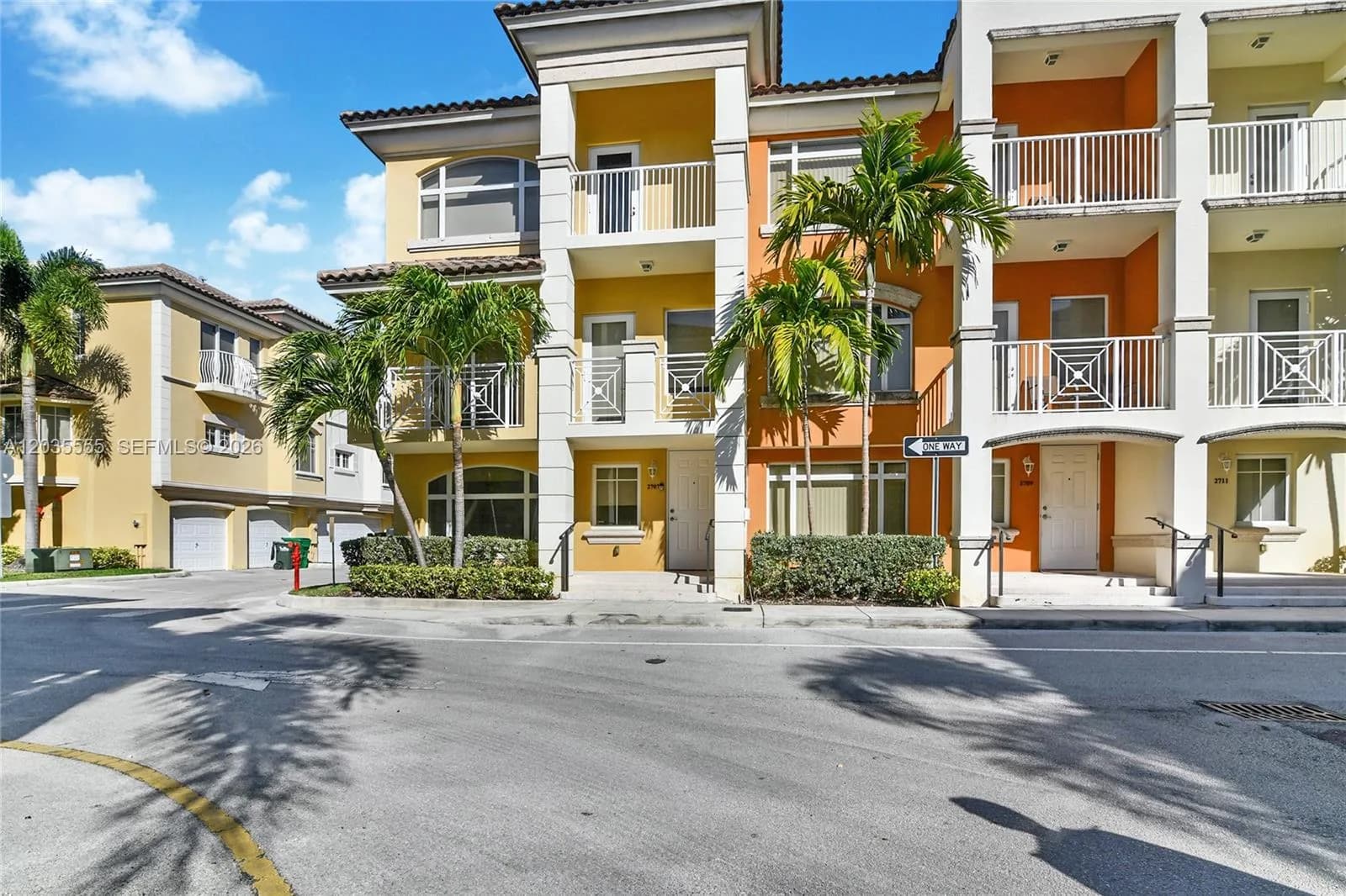 2707 NE 184th Ter, Aventura FL 33160