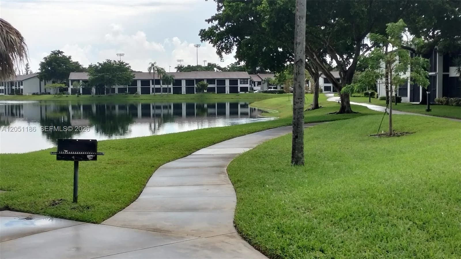 212 Lake Pointe Dr # 307, Oakland Park, FL 33309