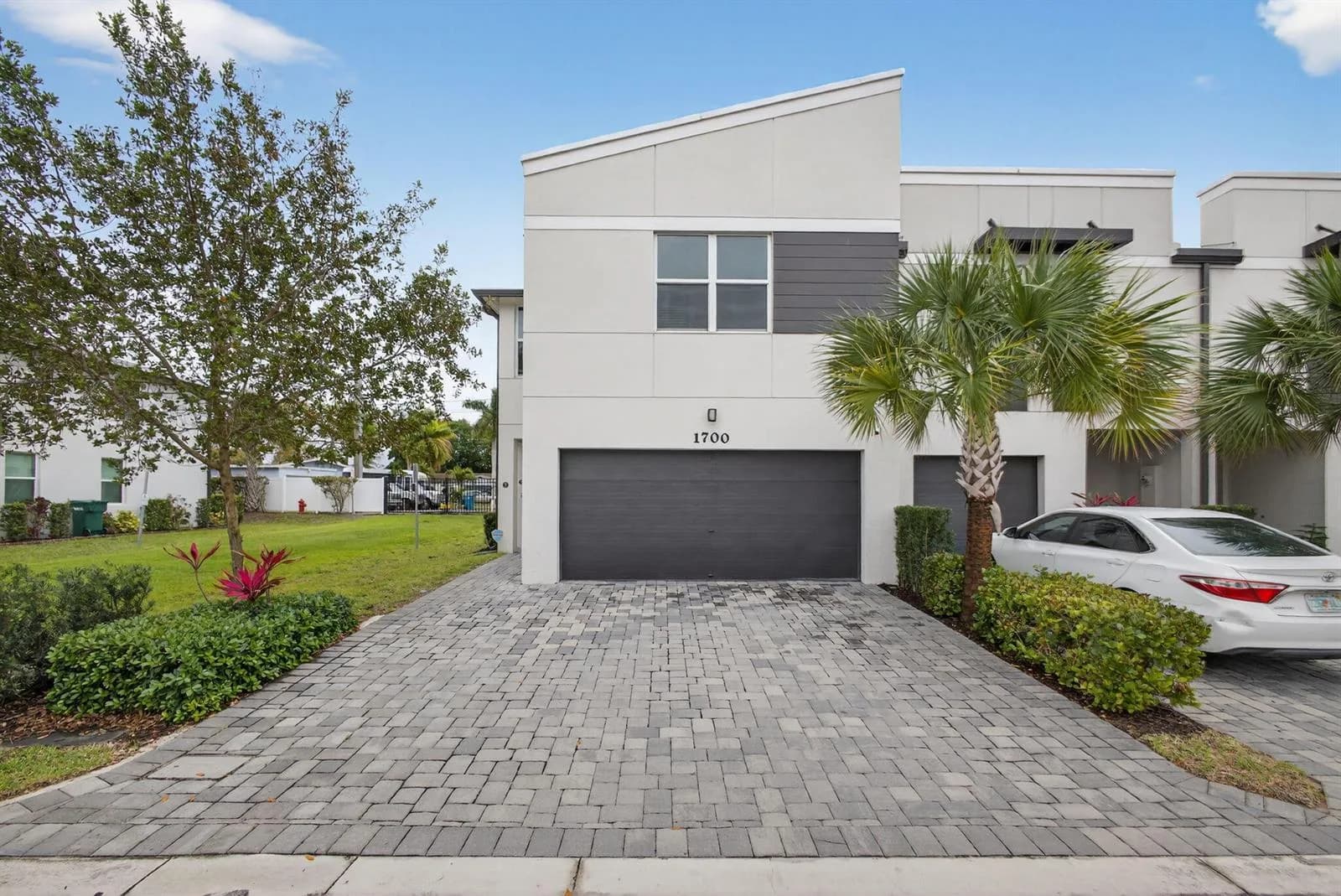 1700 Lindley Street, Mangonia Park FL 33407