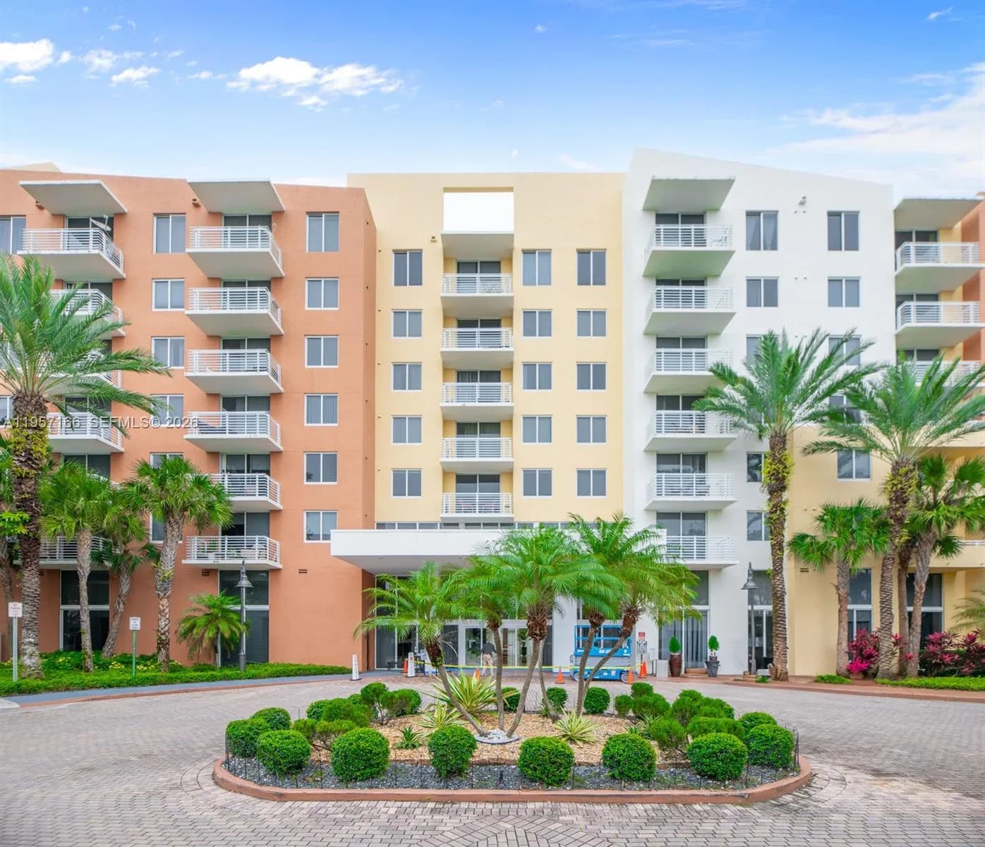 2775 NE 187th St # 215, Aventura, FL 33180