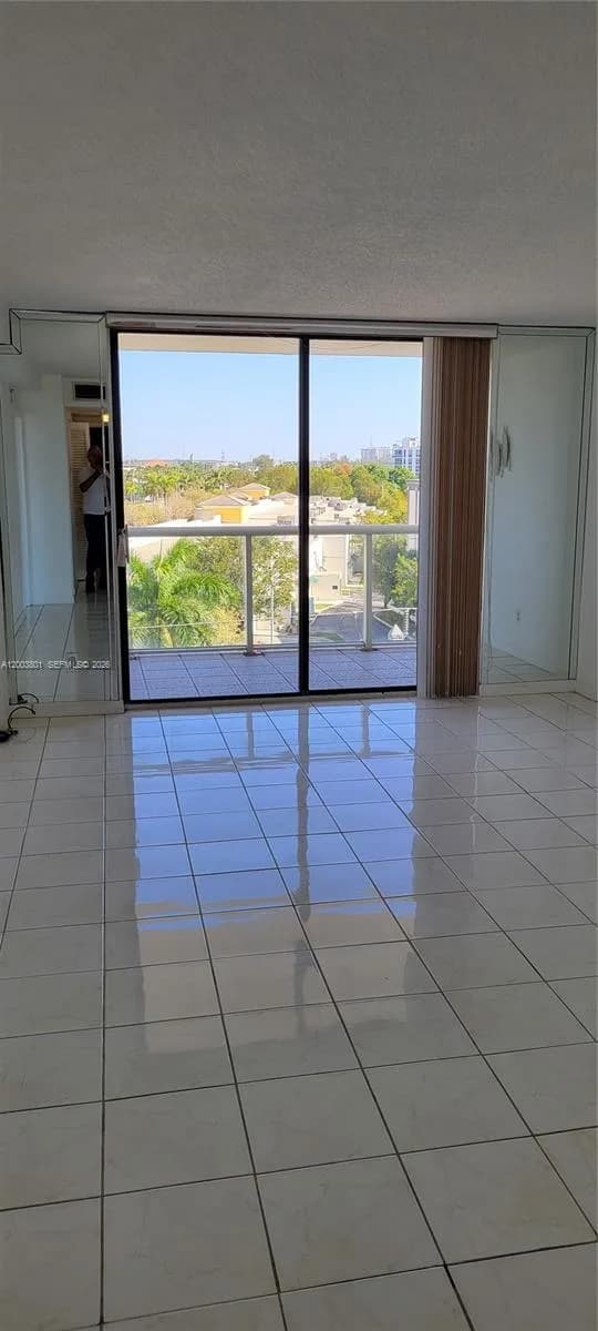 13499 Biscayne Blvd # 511, North Miami FL 33181