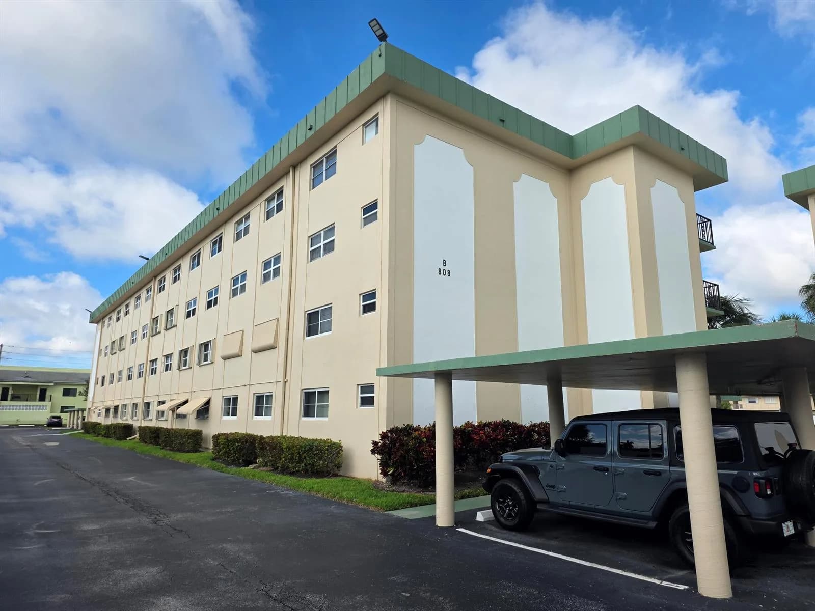 808 SE 7th Street # 101, Deerfield Beach FL 33441