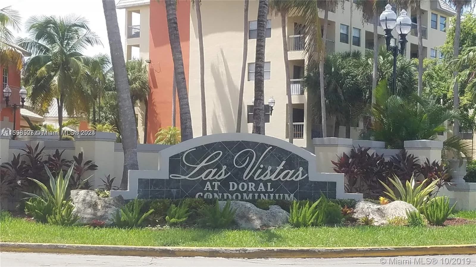 8255 Lake Dr # 204, Doral FL 33166