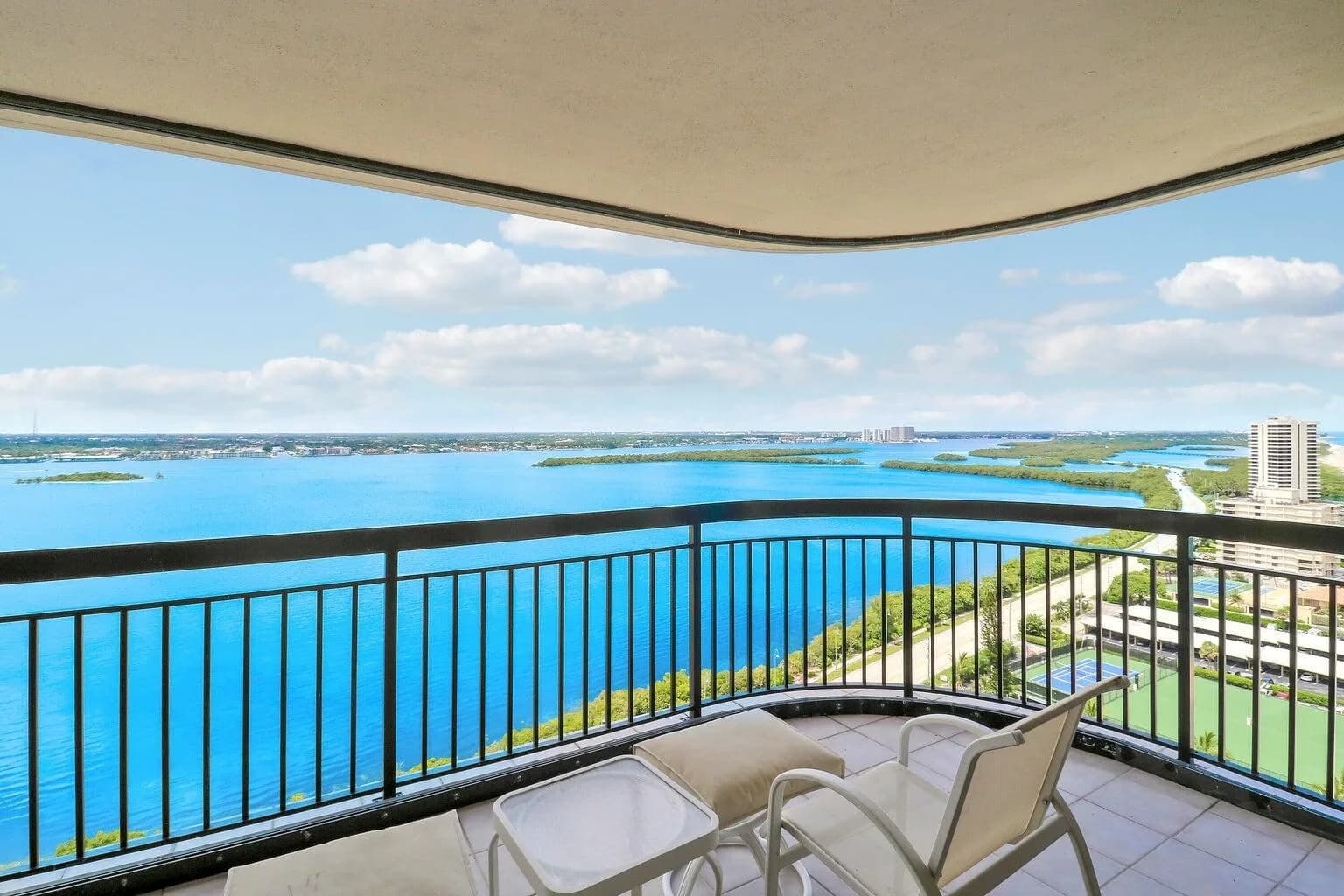5380 N Ocean Drive # 22j, Singer Island FL 33404