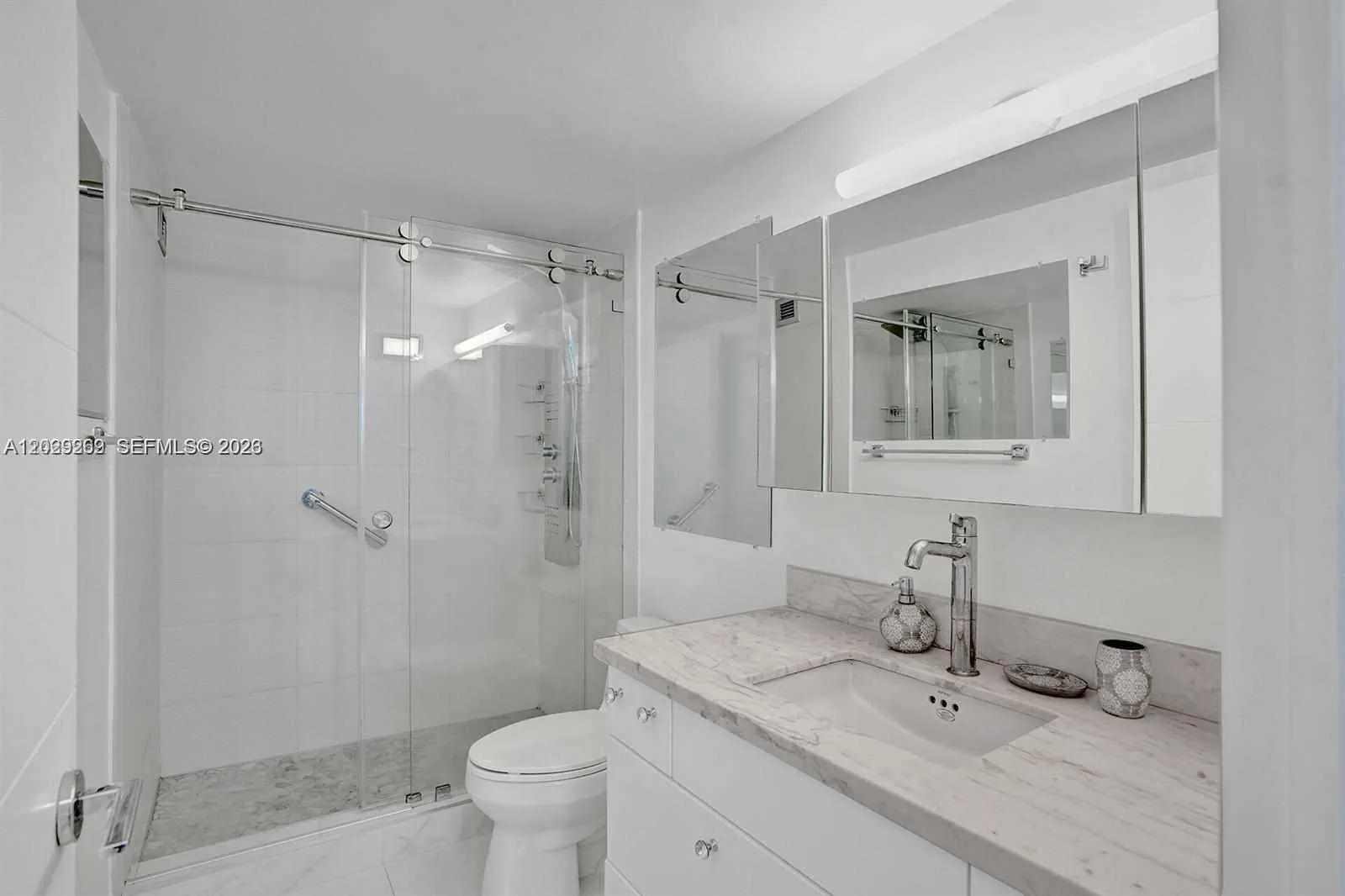 2500 Parkview Dr # 1008, Hallandale Beach FL 33009