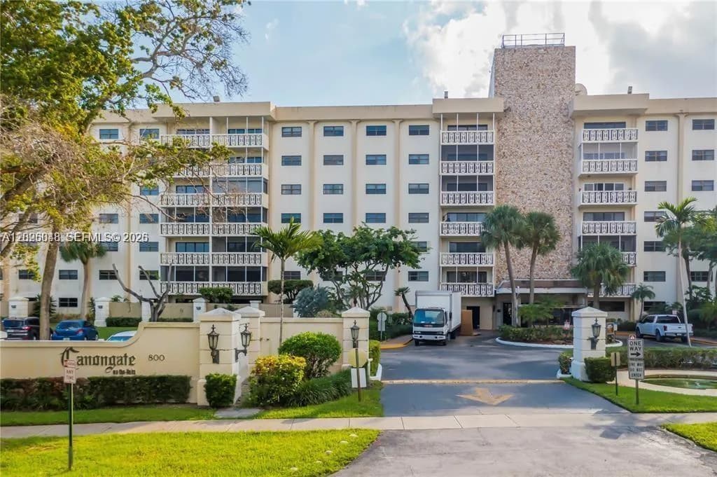 800 NE 195th St # 720, Miami, FL 33179