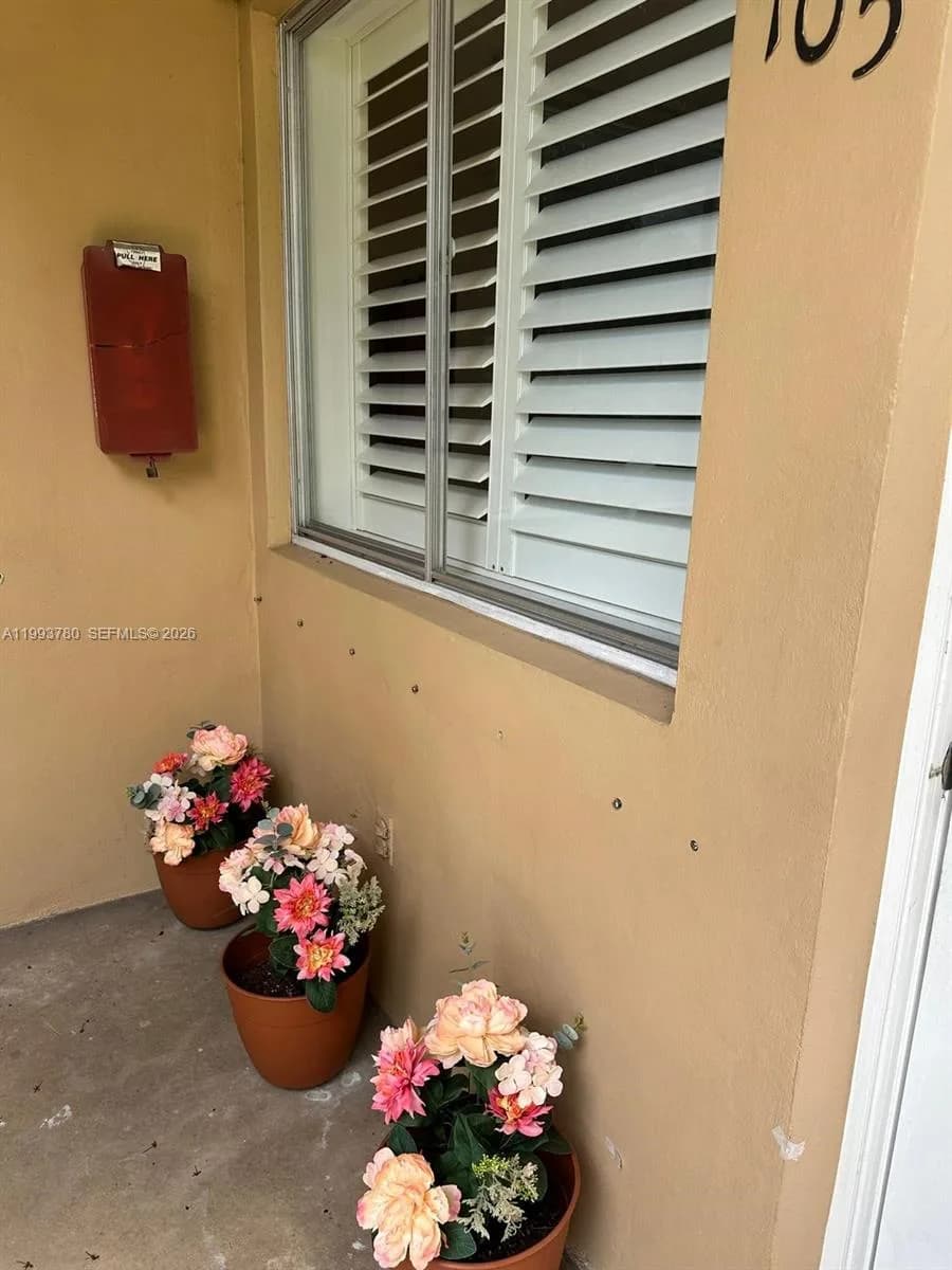 411 S Crescent Dr # 105, Hollywood, FL 33021