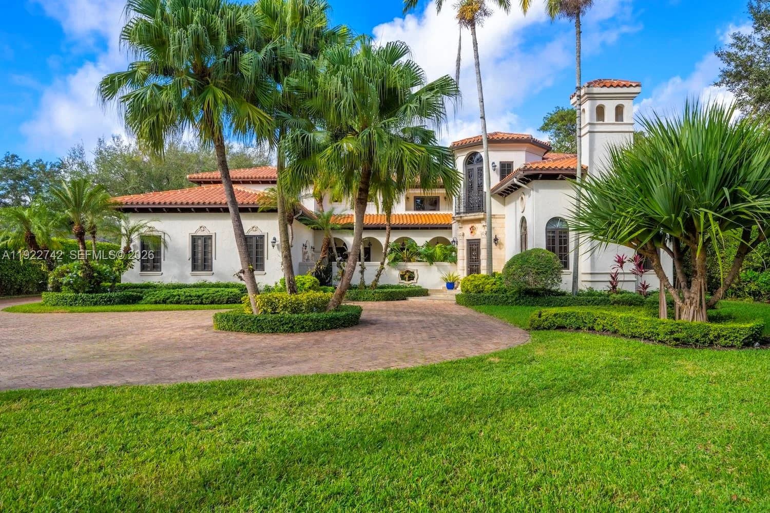 8800 SW 57 Ave, Pinecrest FL 33156