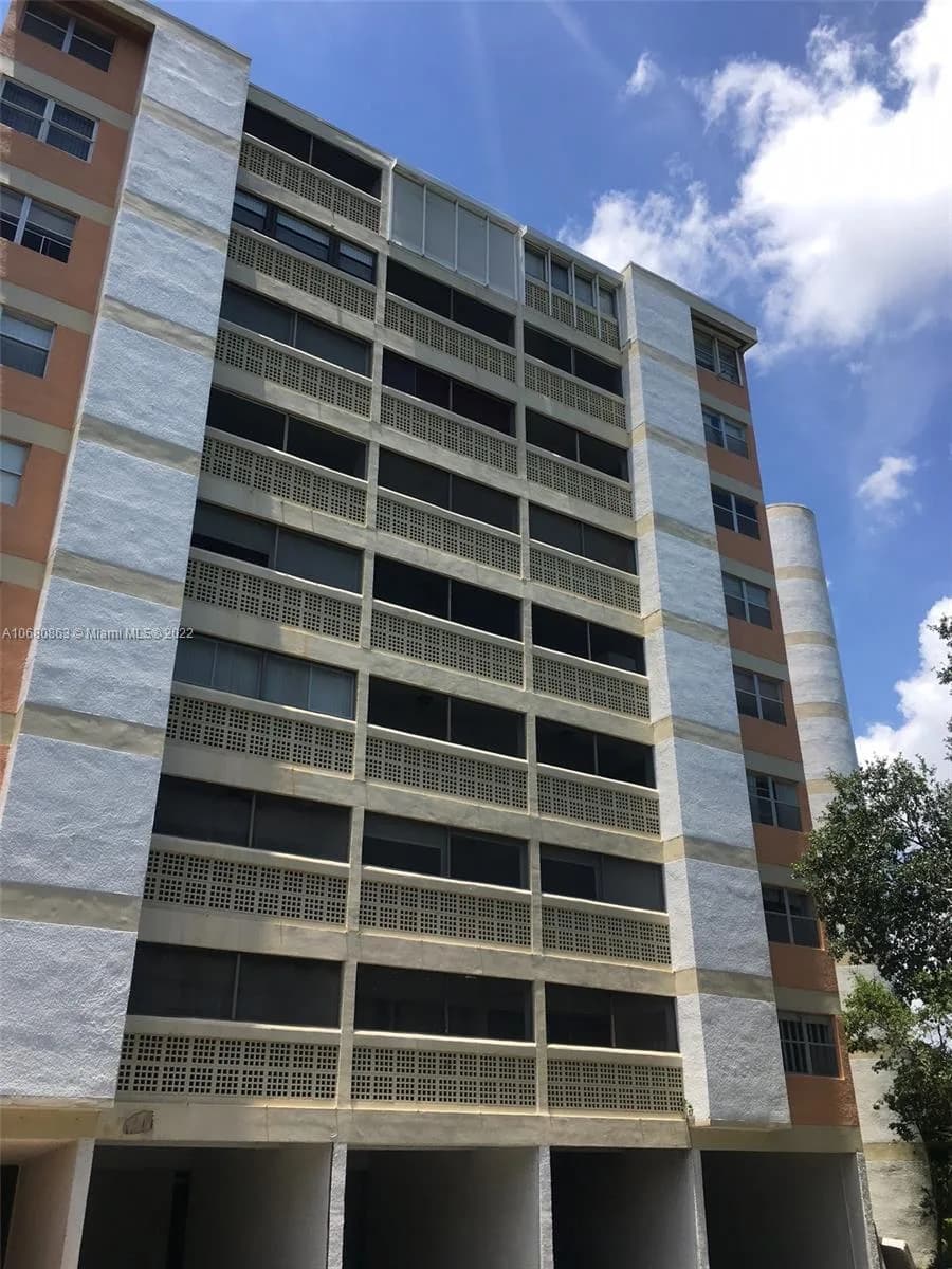 3301 Spanish Moss Ter # 906, Lauderhill FL 33319