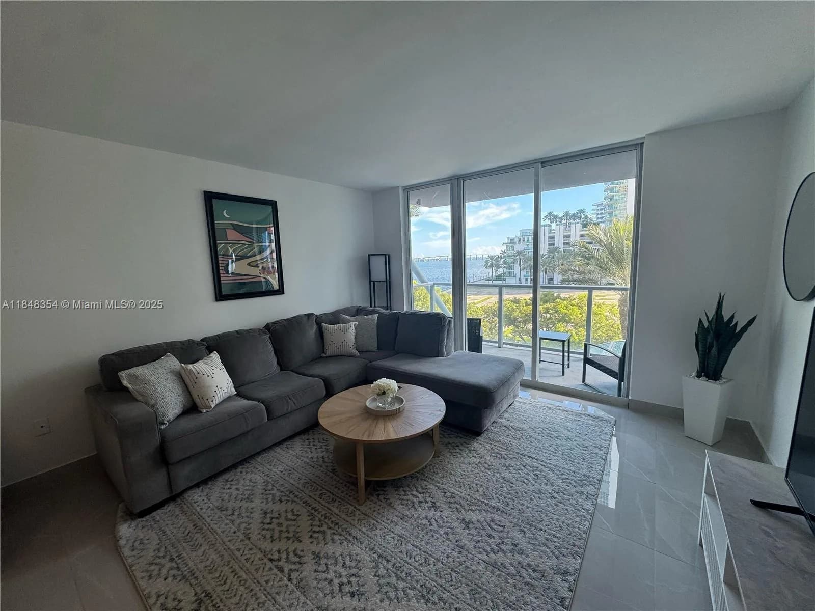 1155 Brickell Bay Dr # 307, Miami, FL 33131