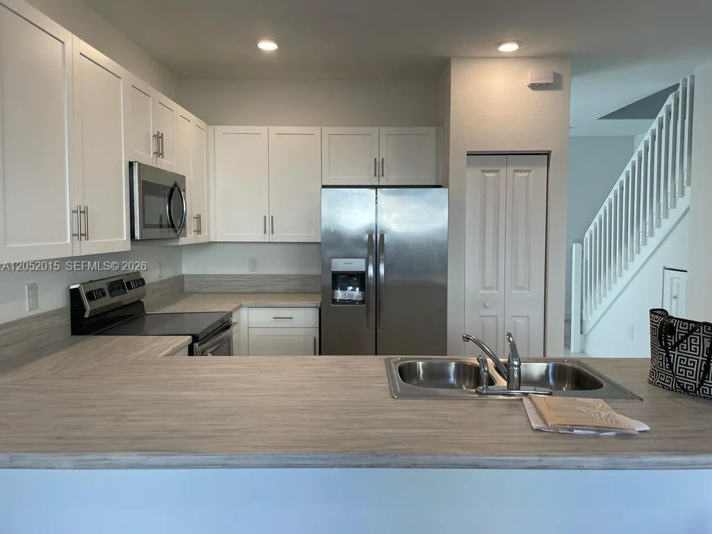 825 NE 211th St # 825, Miami, FL 33179