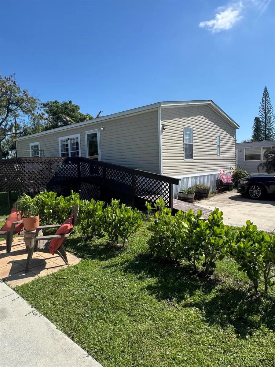 5000 SE Federal Highway # 82, Stuart FL 34997