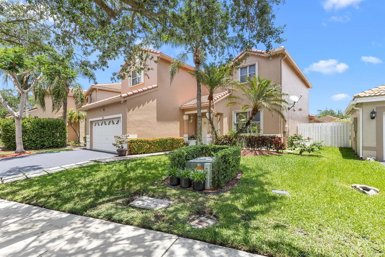 907 Stanton Drive, Weston FL 33326