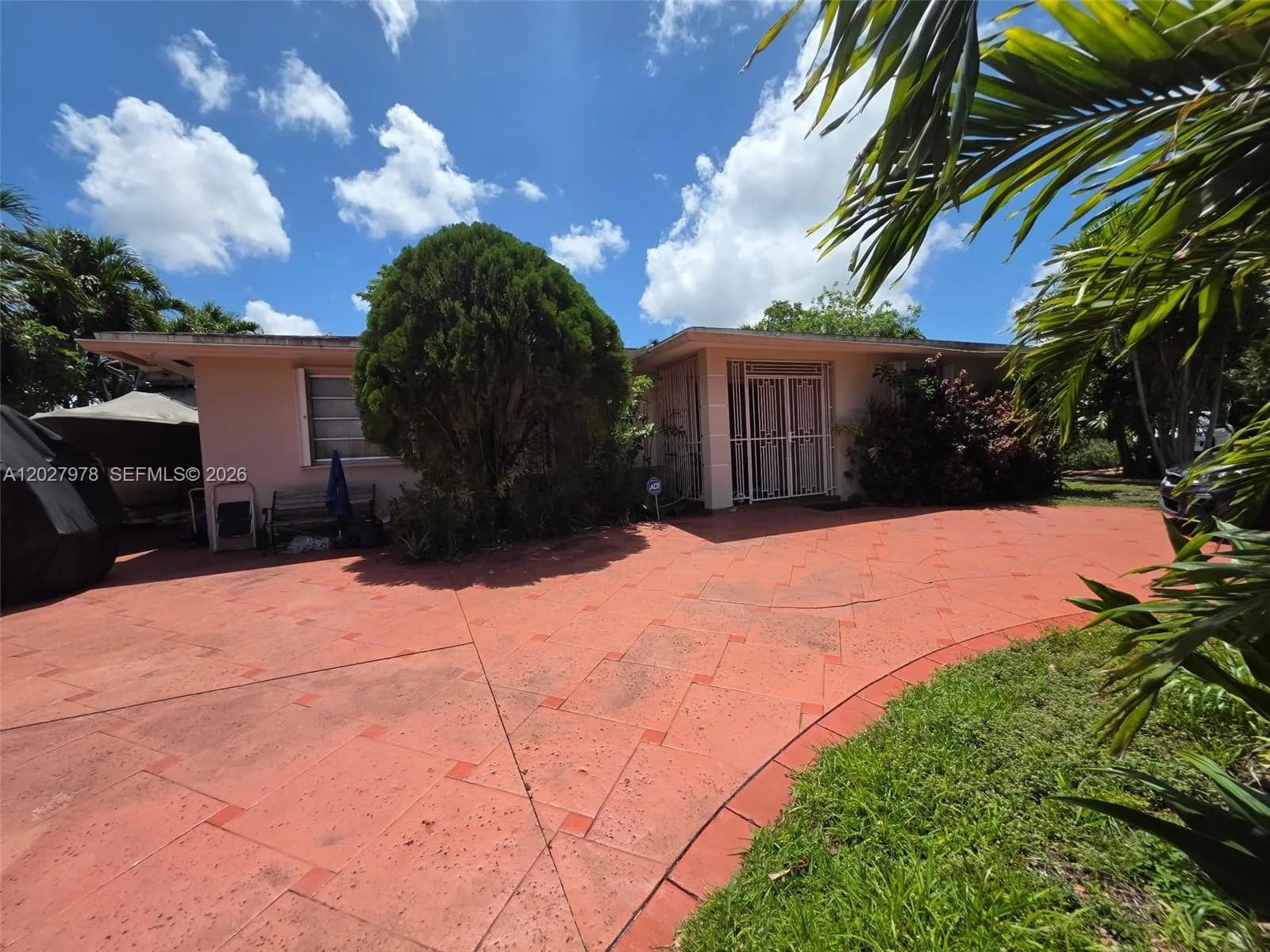 16825 NW 74th Ave, Hialeah, FL 33015
