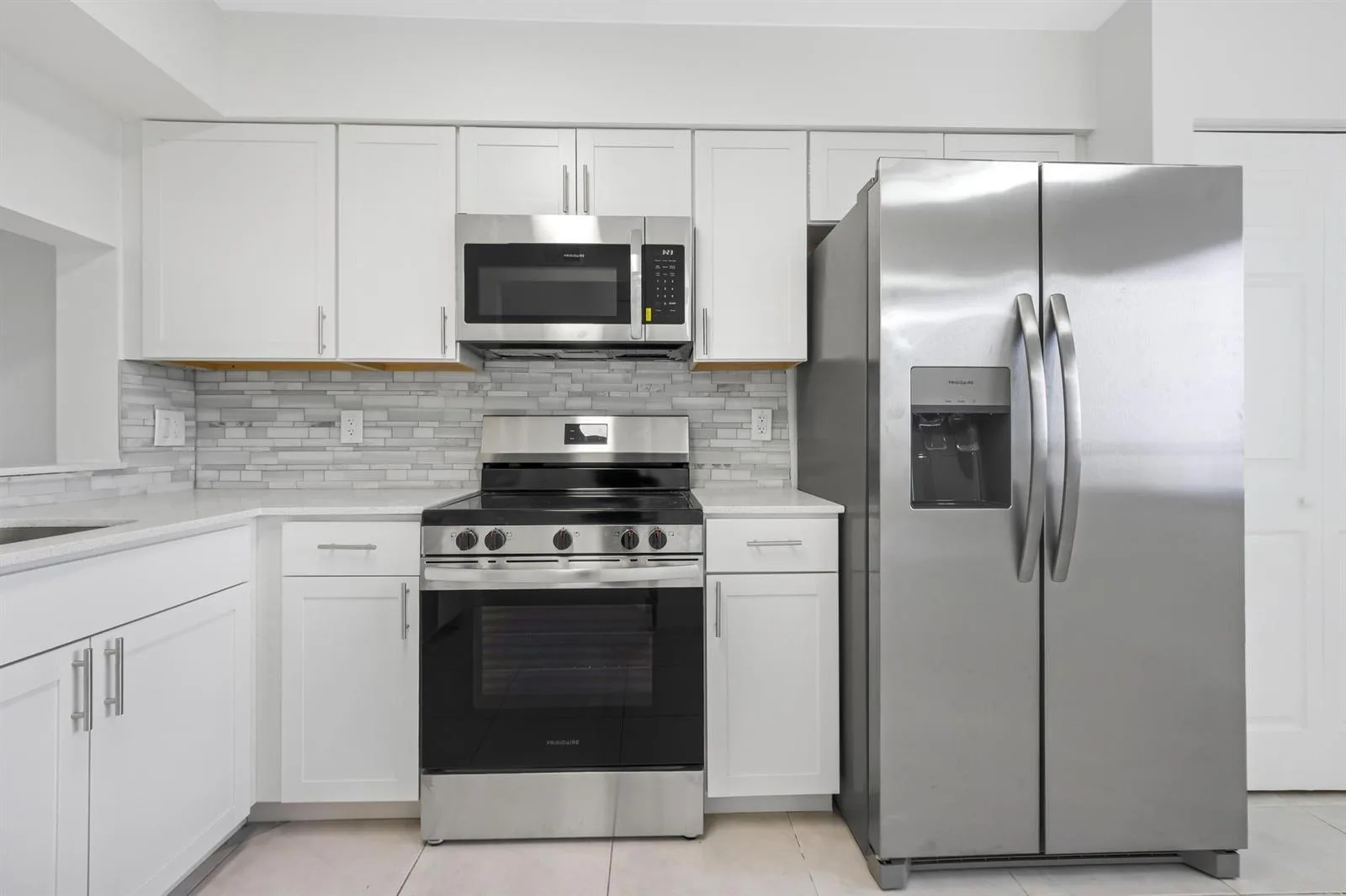 2200 S Cypress Bend Drive # 805, Pompano Beach FL 33069